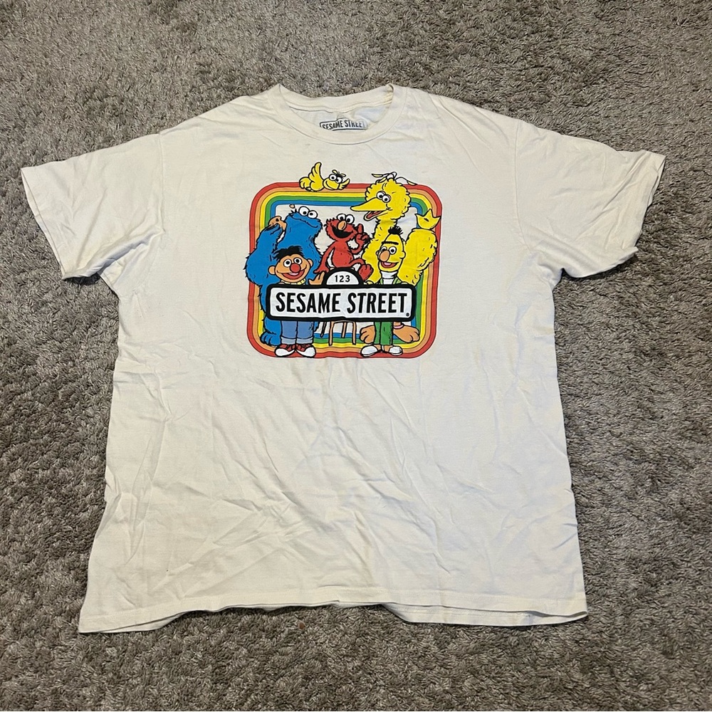 Sesame Street Graphic T-shirt XL